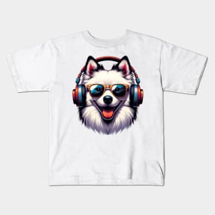 American Eskimo Dog Smiling DJ: Beats in Bright Style Kids T-Shirt